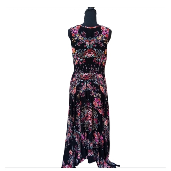 bila Floral Black Maxi Dress Crochet Neckline Size Large Flowy Uneven Hem - Picture 6 of 10